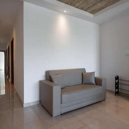 Bright 3br Getaway Spacious Airy & Family-friendly * Sannat